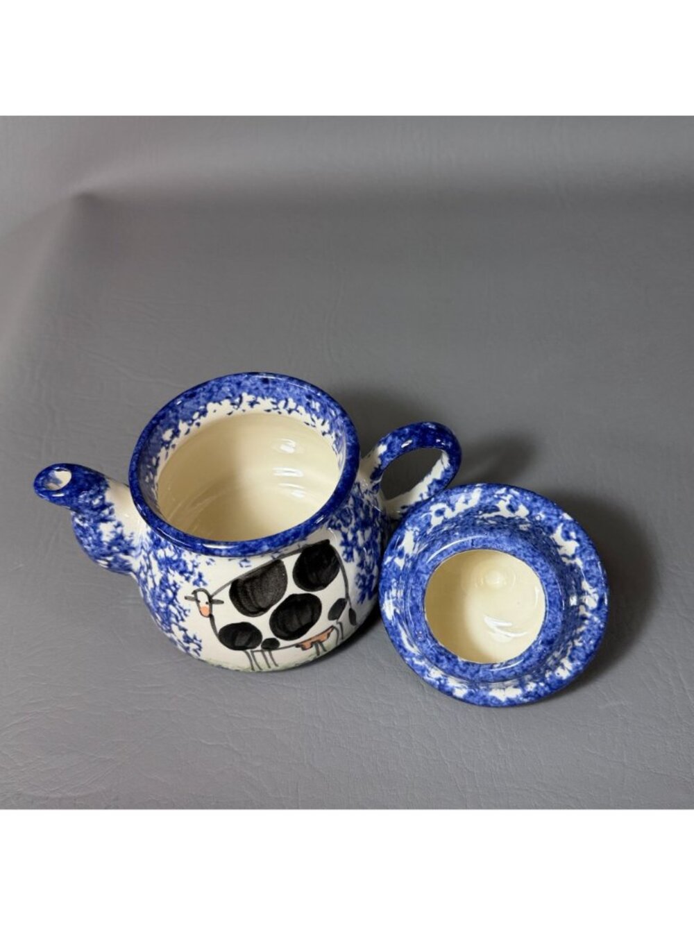 Vintage Signed Studio Pottery Tea for One Set Blue Spongeware Cow Sheep 3pc - Picture 7 of 12